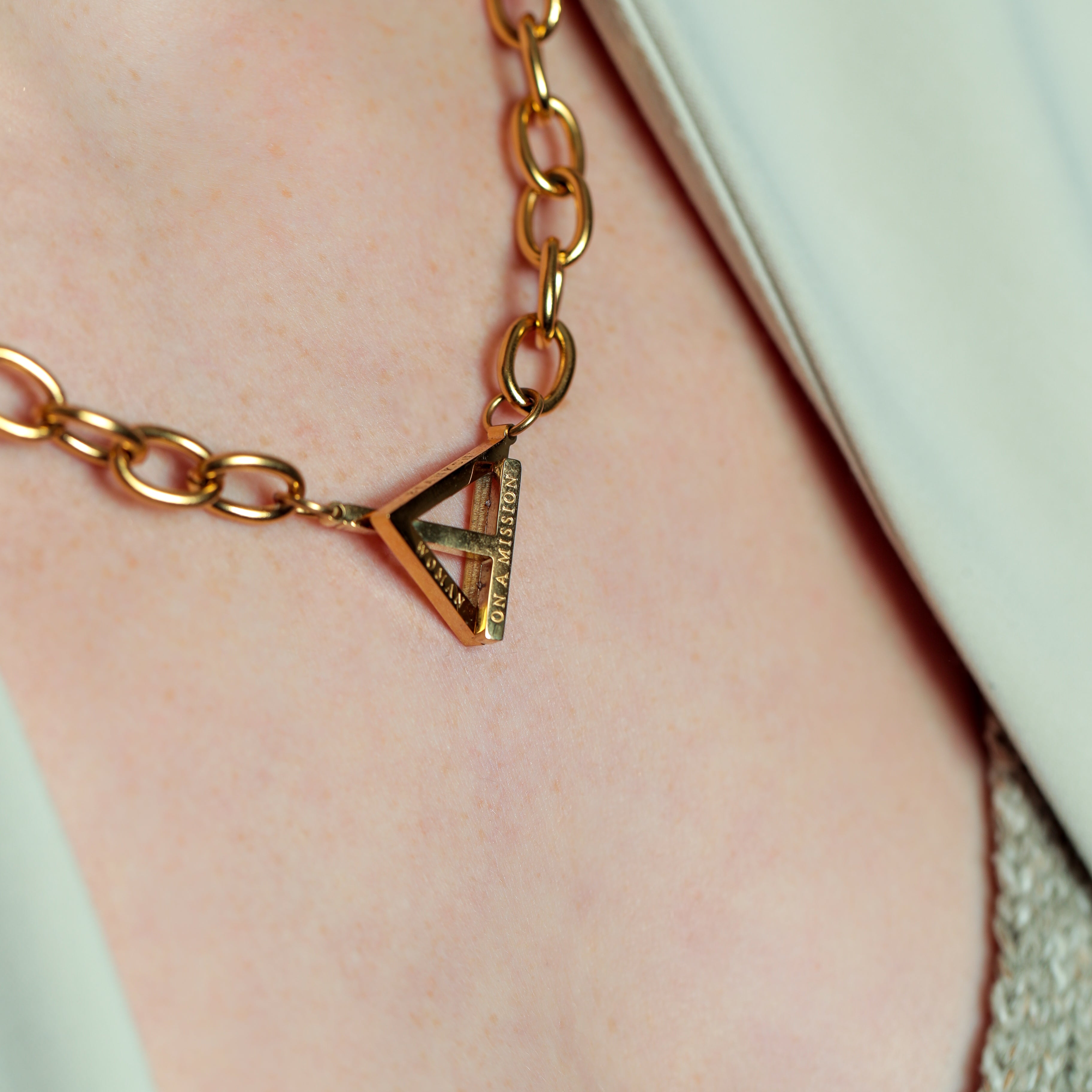 What's The History Of Women Wearing Jewellery?