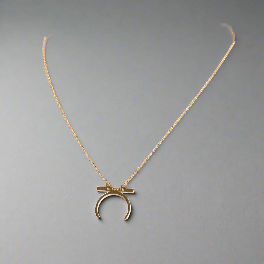 Female Empowerment Crescent Moon Necklace Gold (925 Sterling Silver)