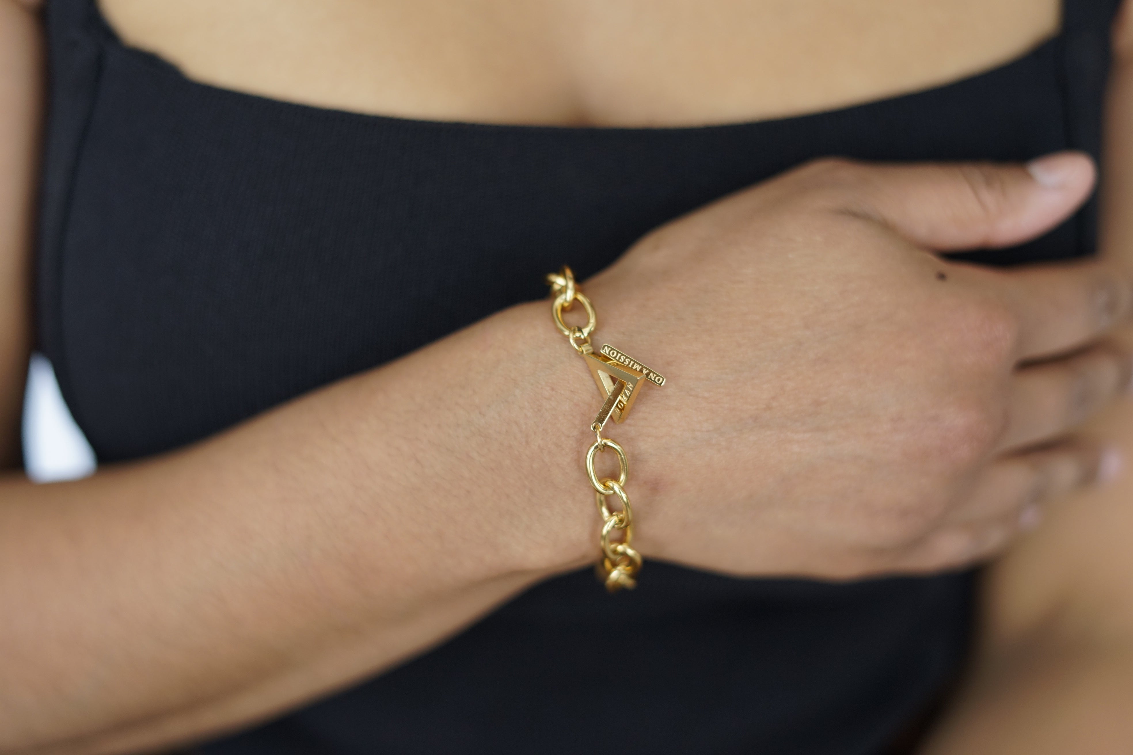 Woman on a Mission Chunky Chain Bracelet Gold