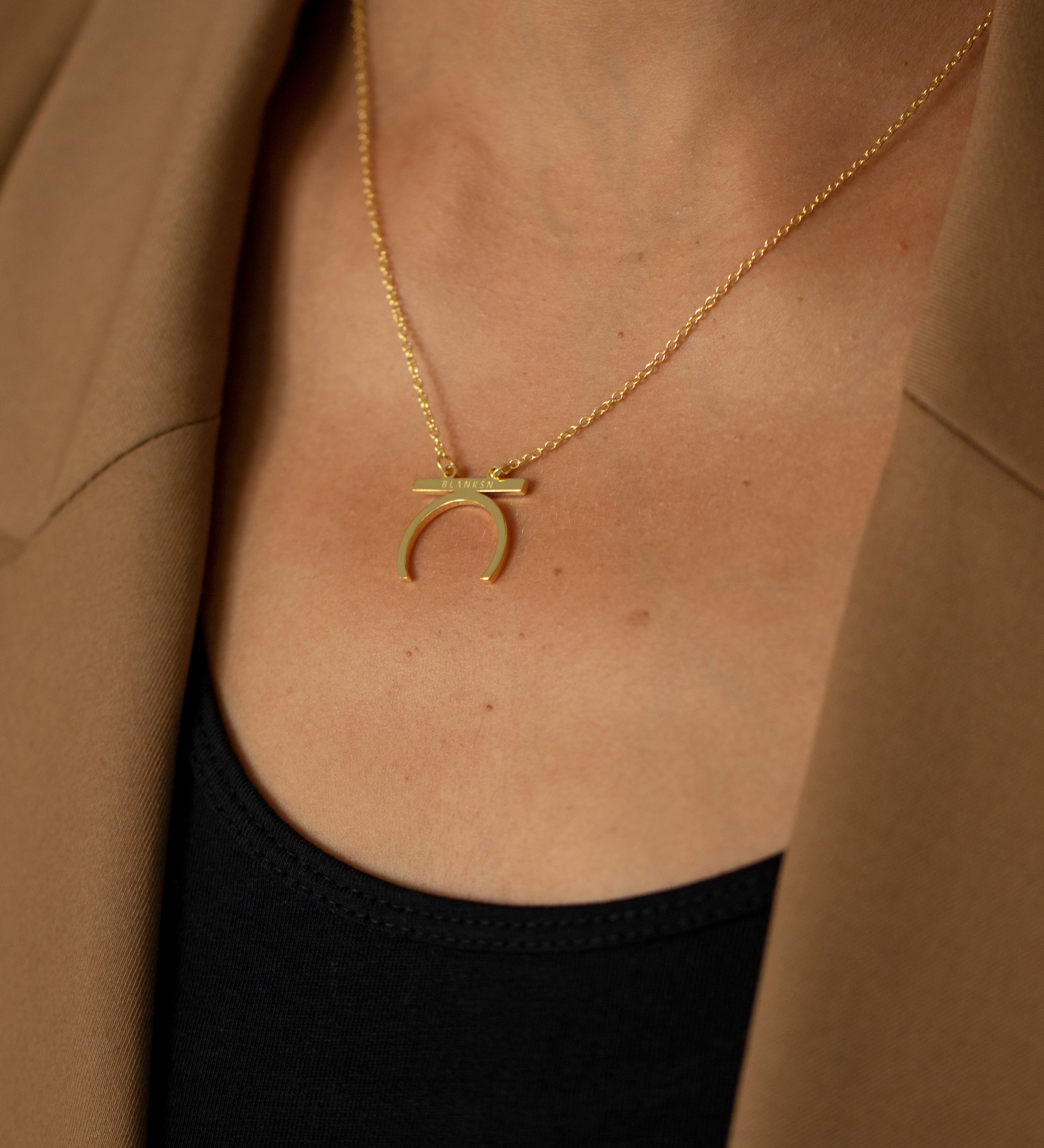 Female Empowerment Crescent Moon Necklace Gold (925 Sterling Silver)
